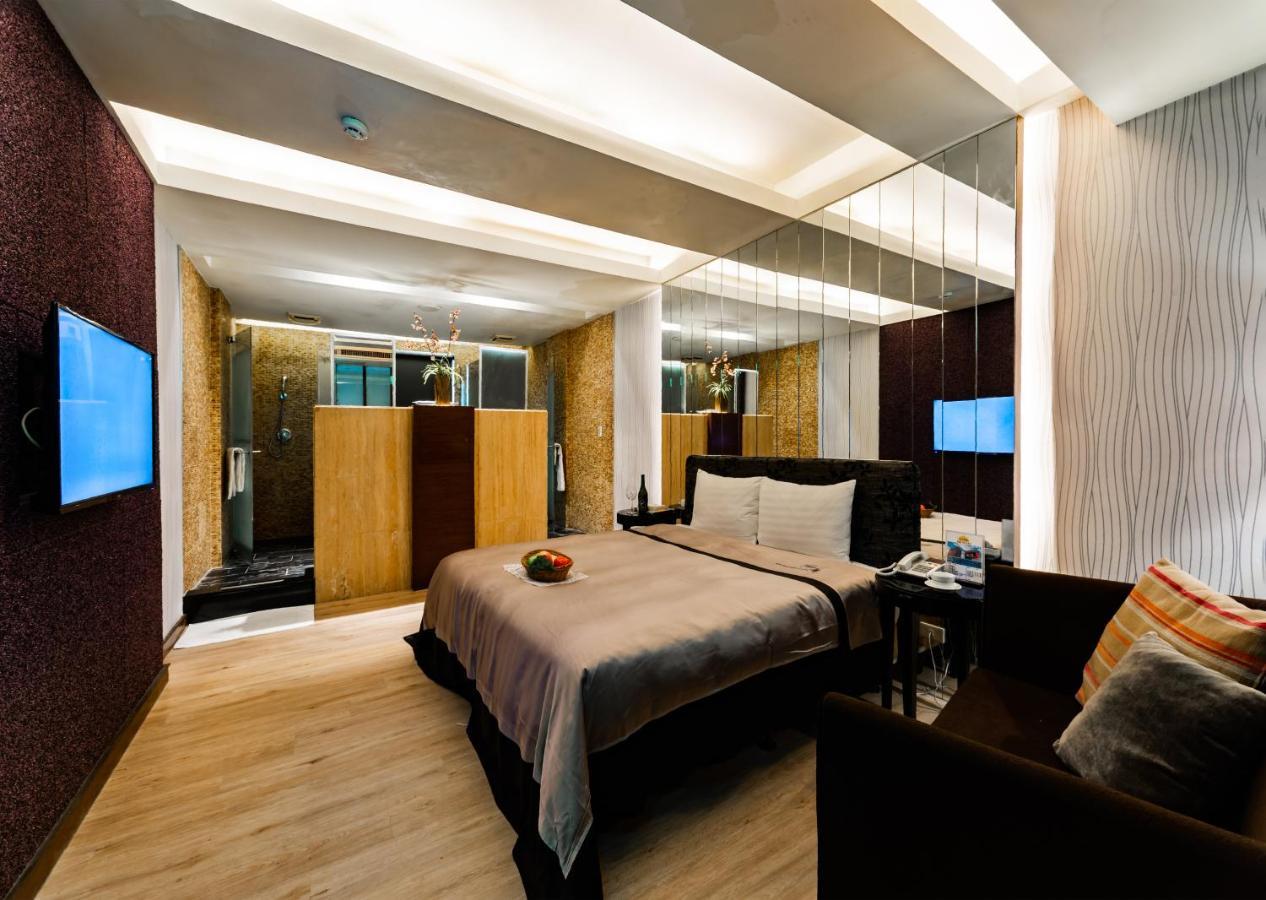 Liti Motel Taichung Exterior foto